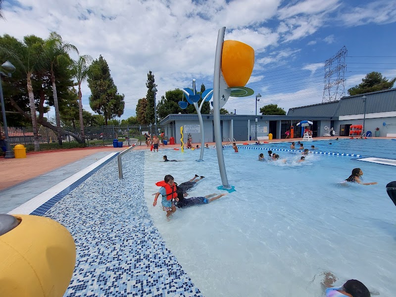Paramount Pool