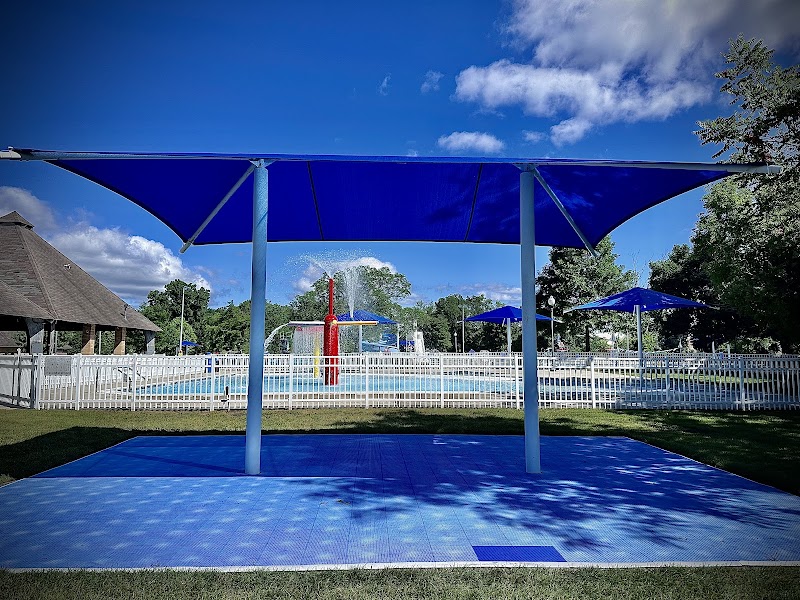 Paramus Pool photo 3