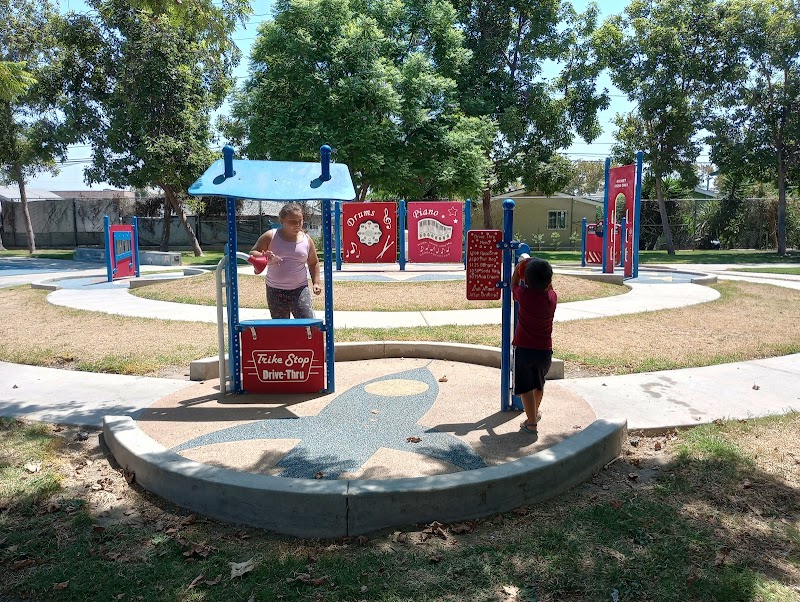 Parque De Los Sueños City Park photo 2