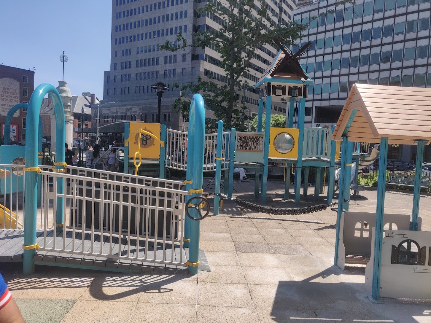 Pearl Street Playground photo 2