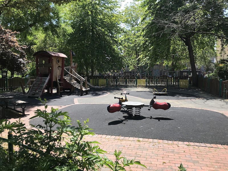 Pedlars Acre Park Play Area