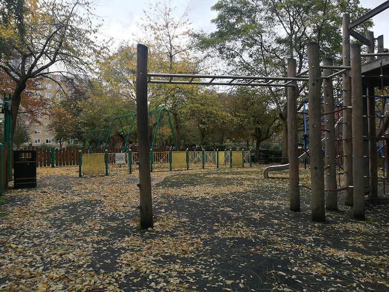 Pedlars Acre Park Play Area photo 3