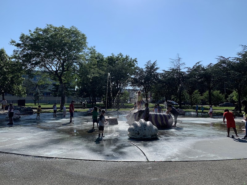Playground 278 photo 3