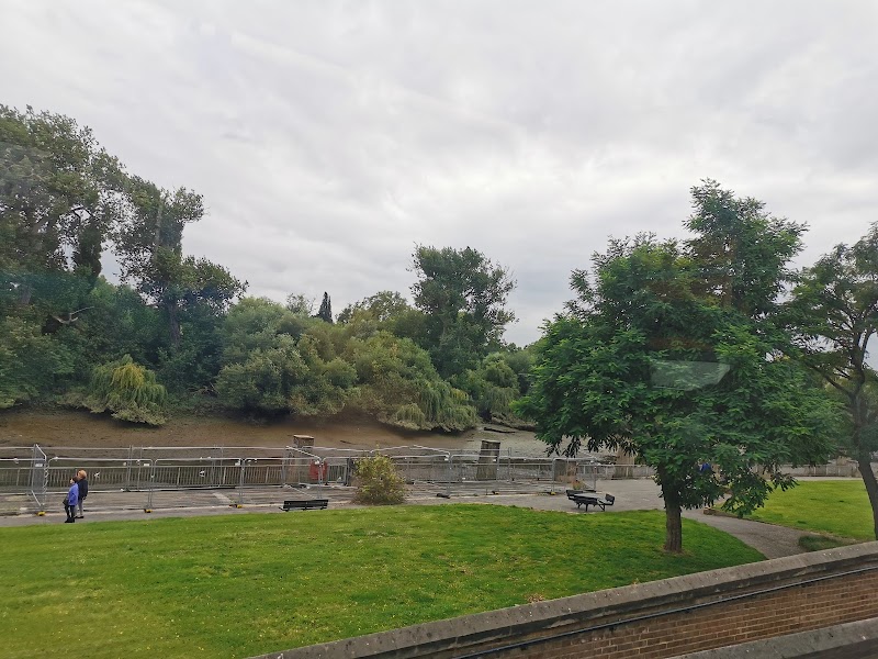 Playground at Watermans Park photo 2