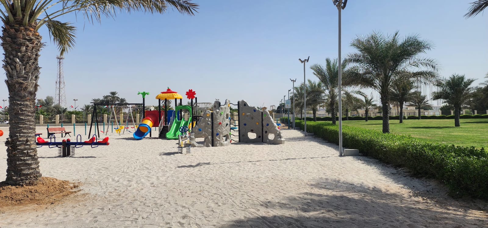 منطقة ألعاب أطفال -Playground photo 2