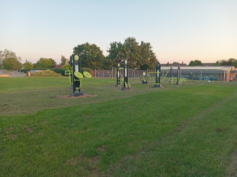 Pollards Hill Skate & Kids Grass Park photo 2