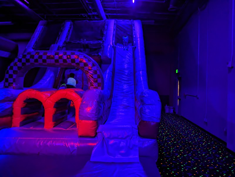 Pump It Up Van Nuys Kids Birthdays and More photo 2