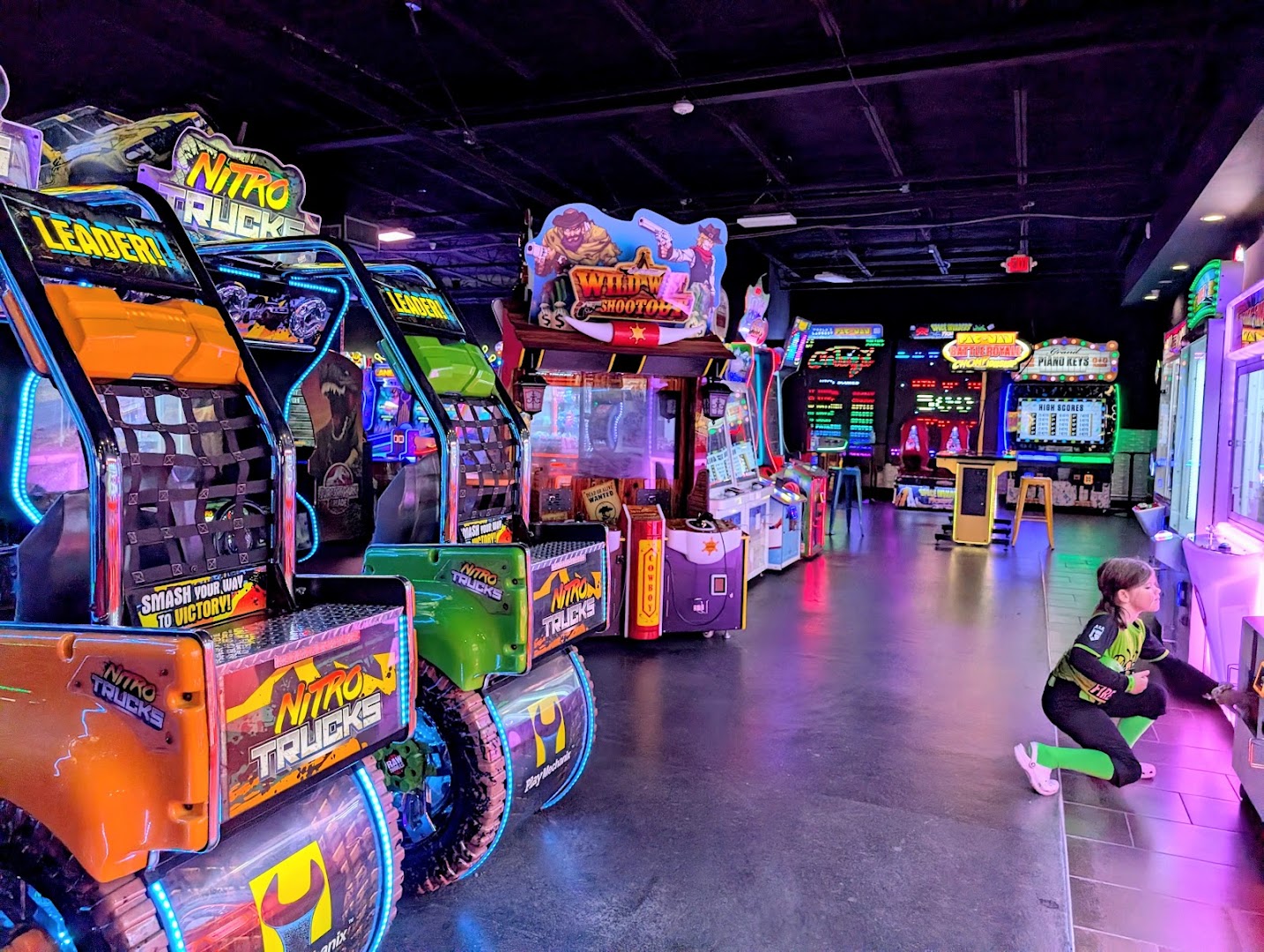 PUSH START PLAY Family Entertainment Center