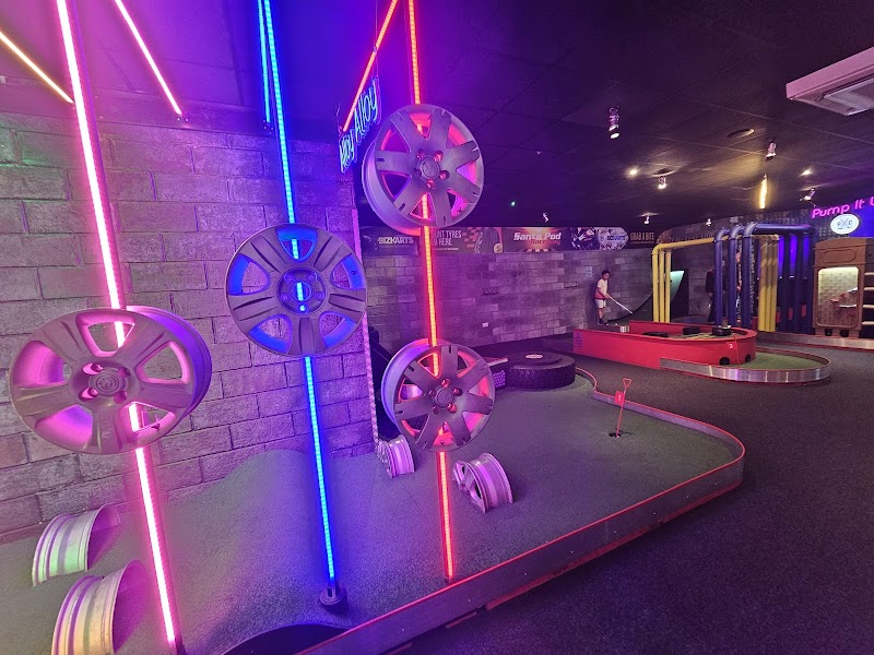 Putt Club Crazy Golf Edmonton London photo 2