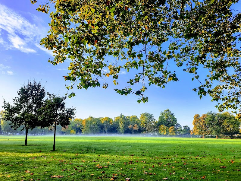 Queen's Park photo 2