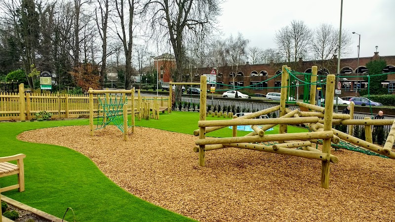 Queens Gardens photo 3