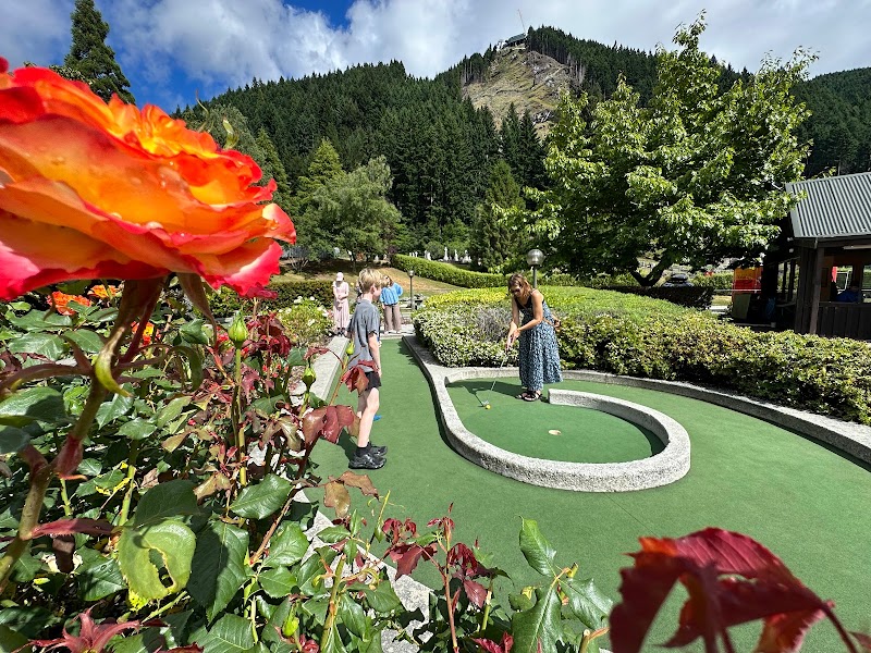 Queenstown Mini Golf
