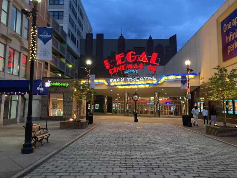 Regal New Roc photo 2