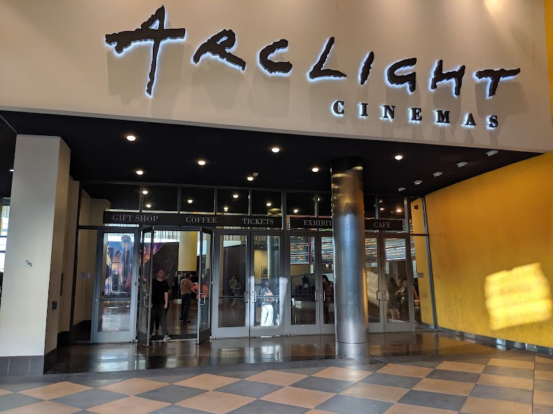 Regal Sherman Oaks Galleria photo 2