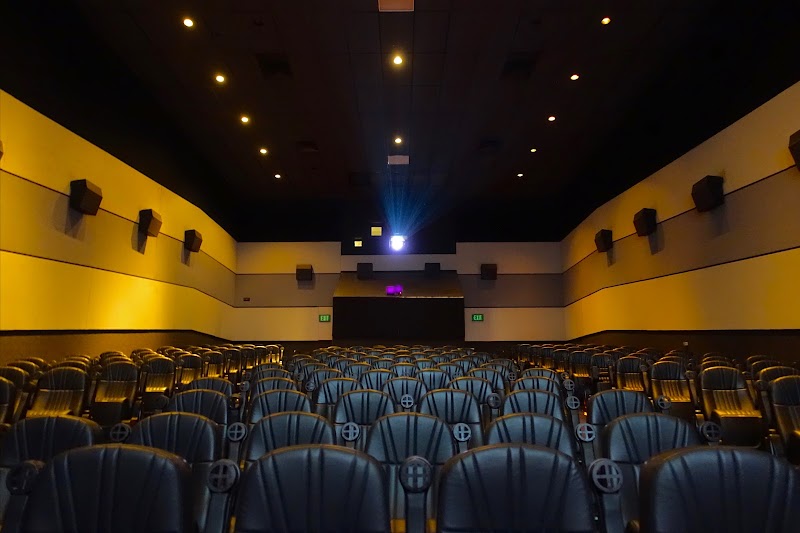 Regency Theatres Granada Hills photo 2