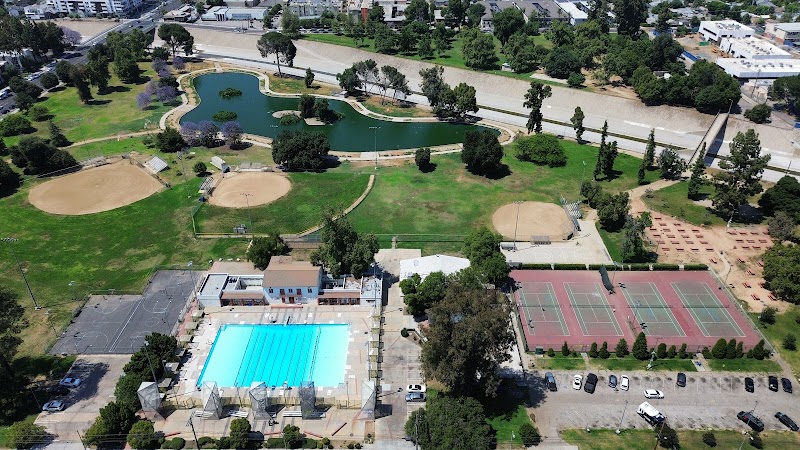 Reseda Park Pool photo 3