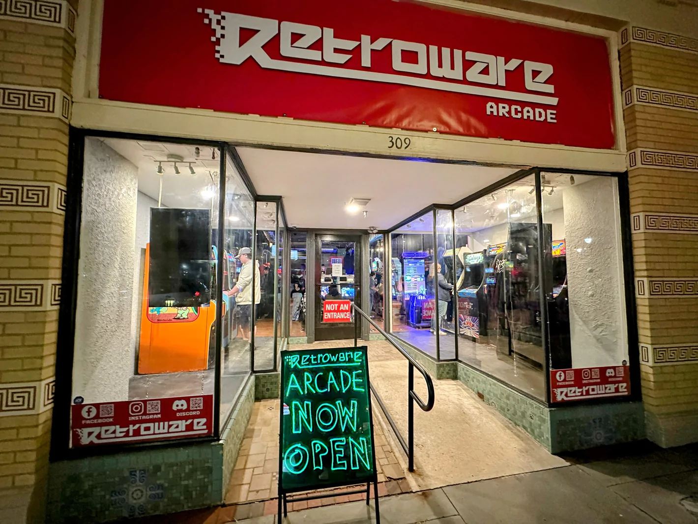 Retroware Arcade photo 2