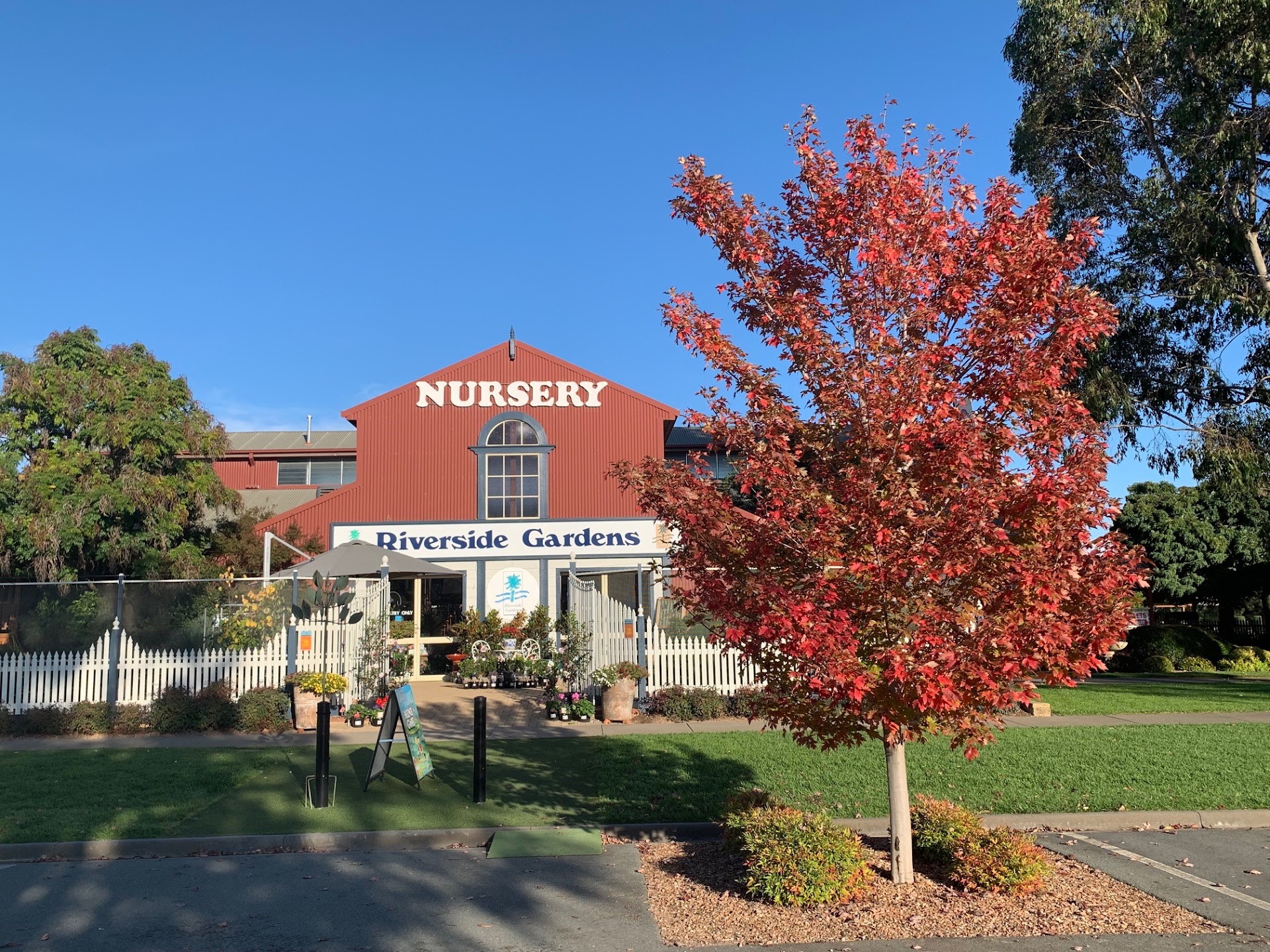 Riverside Gardens Garden Centre & Mini Golf