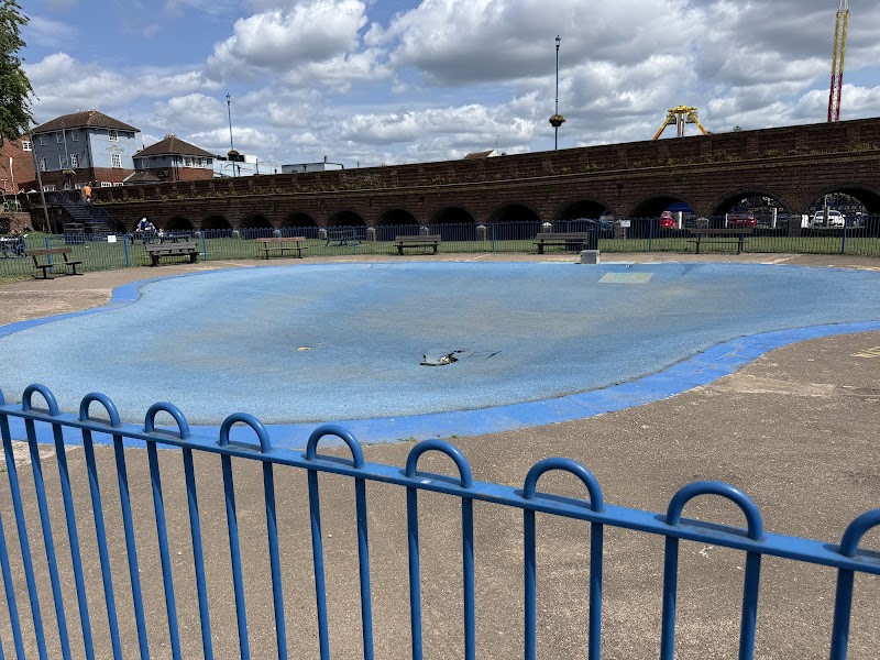 Riverside Meadows Paddling Pool photo 2