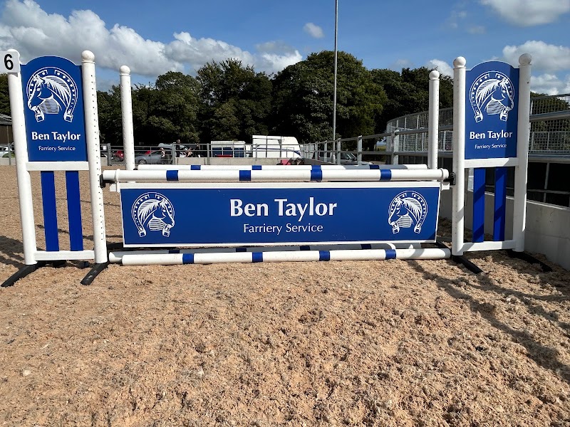 Robinson’s equestrian centre photo 2