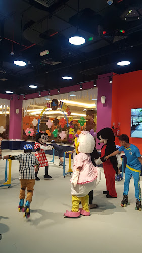 Rolling Wheels Entertainment