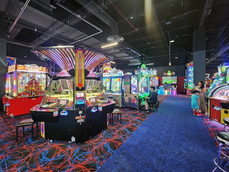 Round1 Bowling & Arcade Broadway Commons
