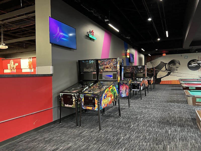 Round1 Bowling & Arcade Broadway Commons photo 2