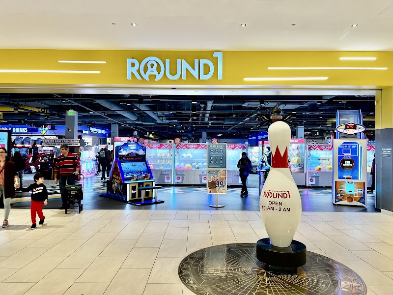 Round1 Bowling & Arcade Burbank Town Center photo 2