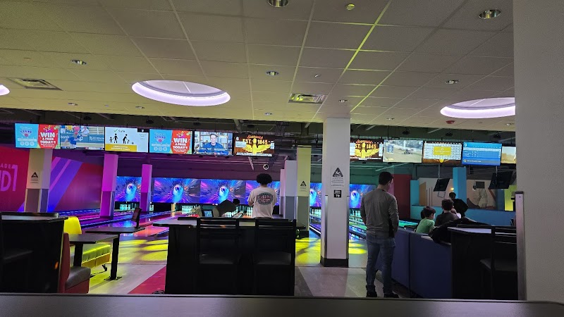Round1 Bowling & Arcade - Edison photo 2
