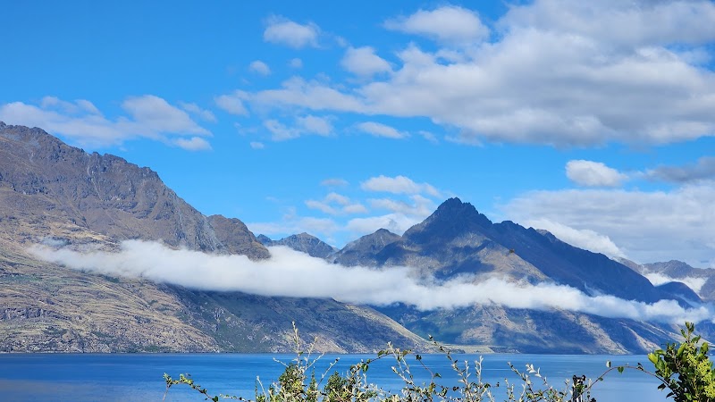 Saint Omer Park, Queenstown photo 2