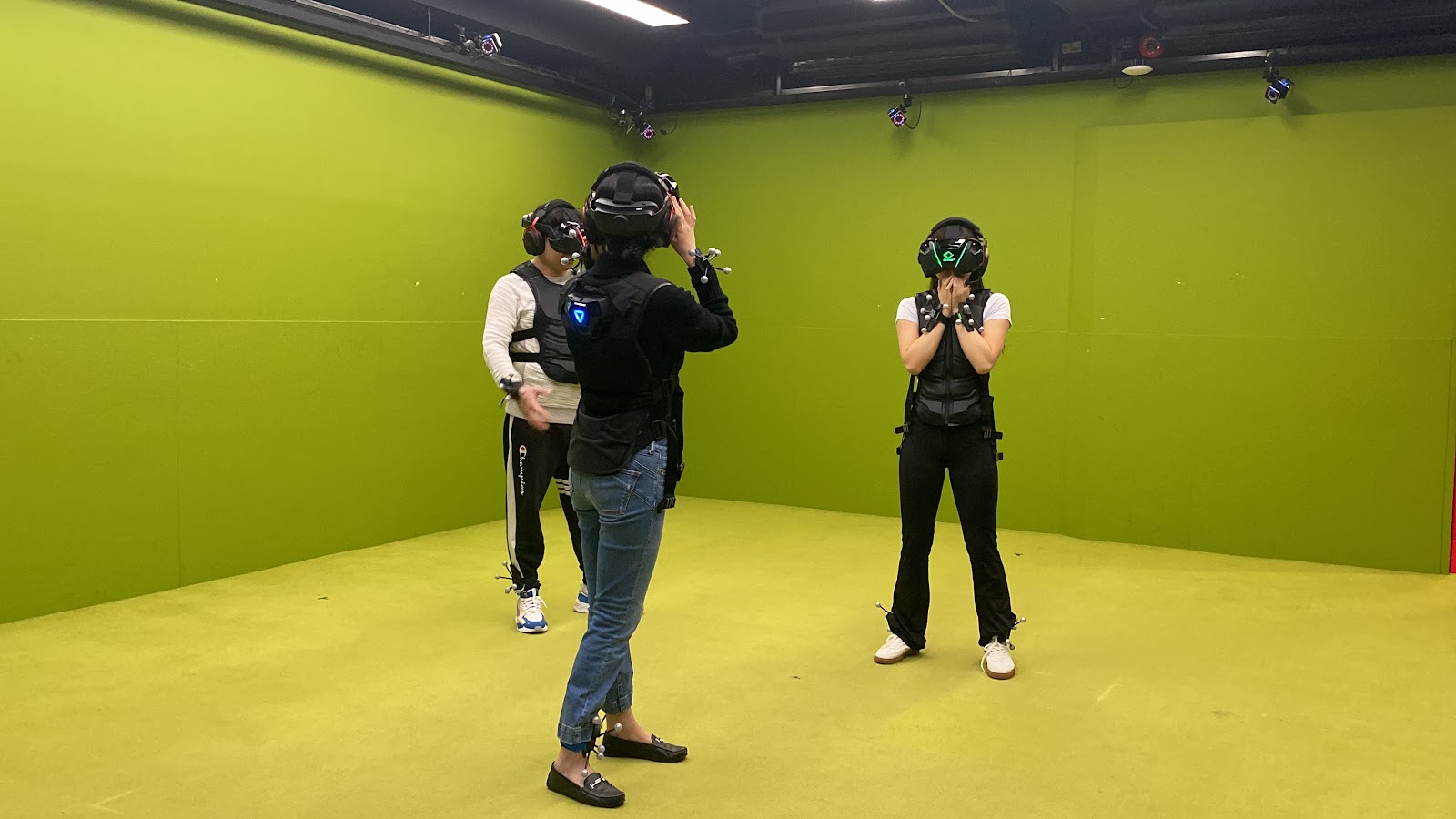 Sandbox VR - TST Store photo 2