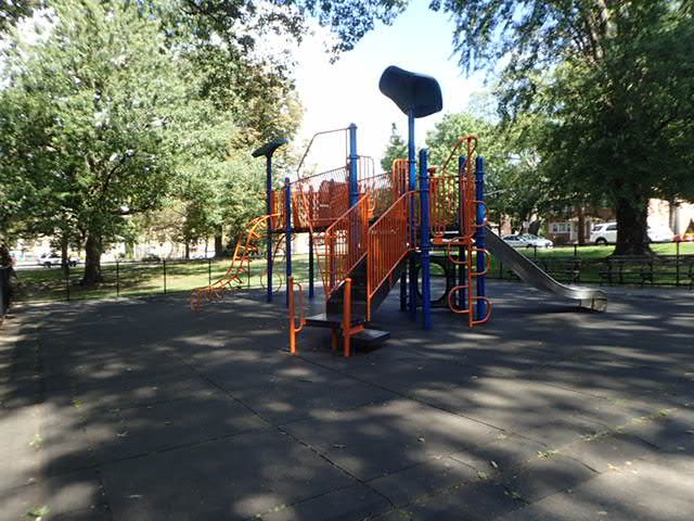 Saturn Playground photo 3