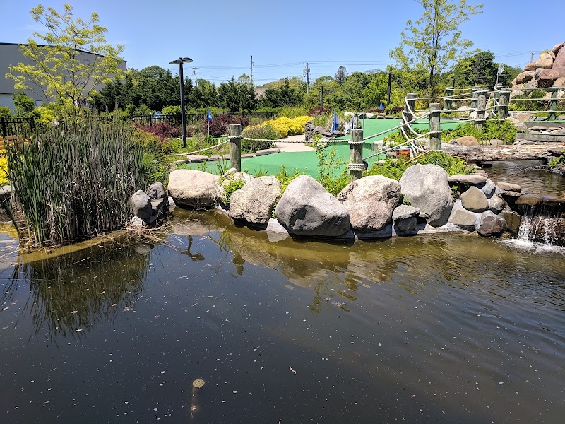 Sayville Falls Mini Golf photo 3
