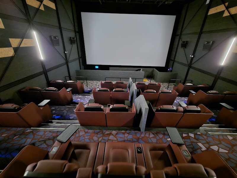 Shaw Theatres Balestier photo 3