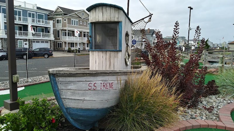 Shipwreck Island Mini Golf photo 2
