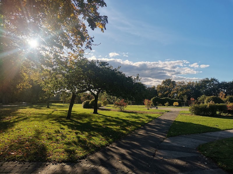 Shirley Park photo 3
