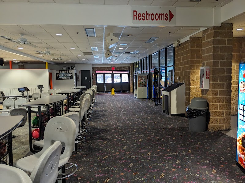 Showplace Entertainment Center photo 2