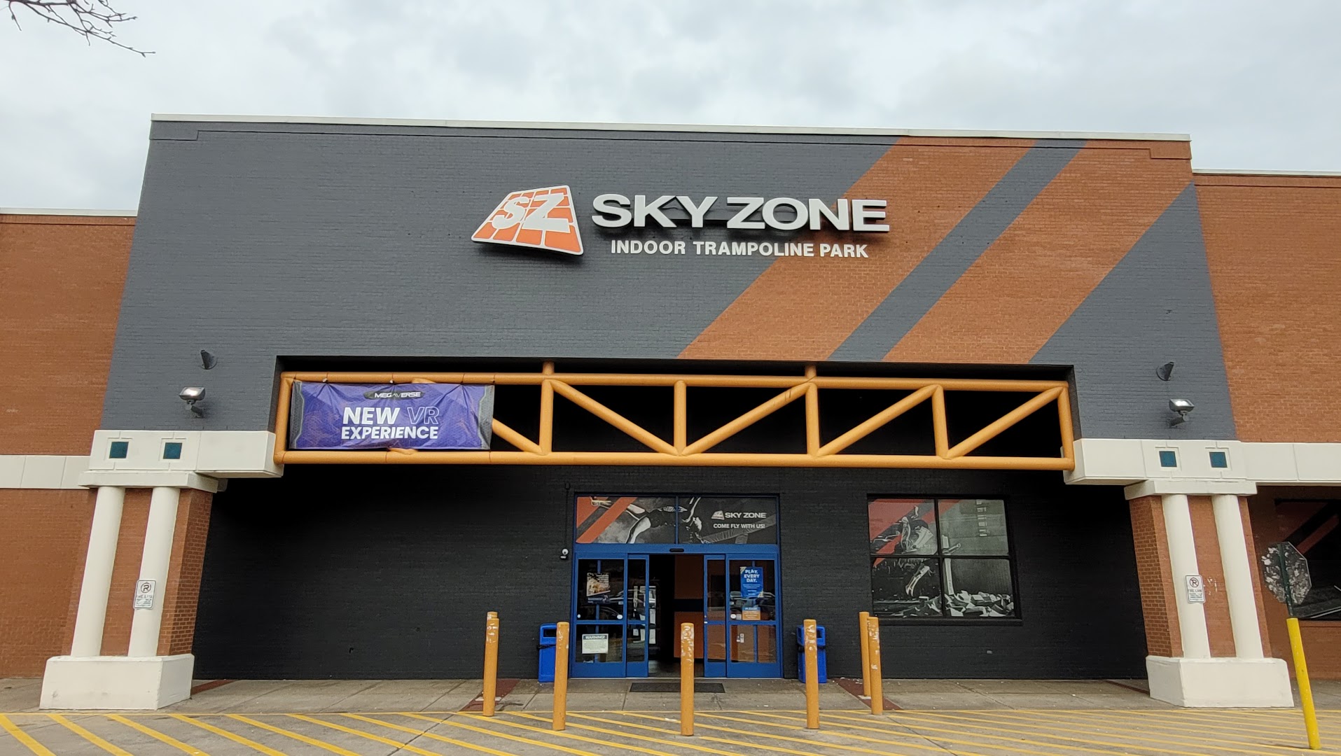 Sky Zone Trampoline Park photo 2