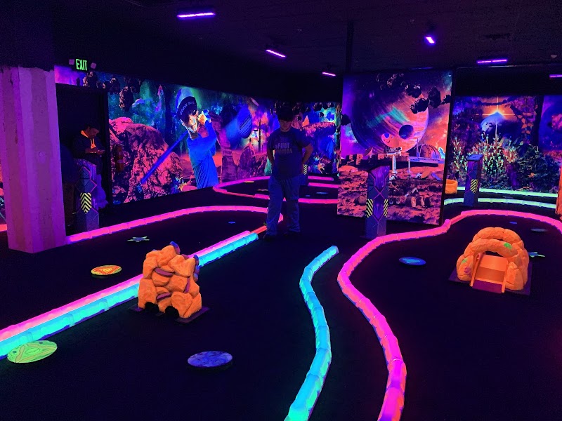 Space Adventure Mini Golf photo 2