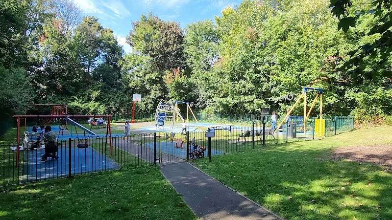 Spedan Close Childrens Play Area photo 2
