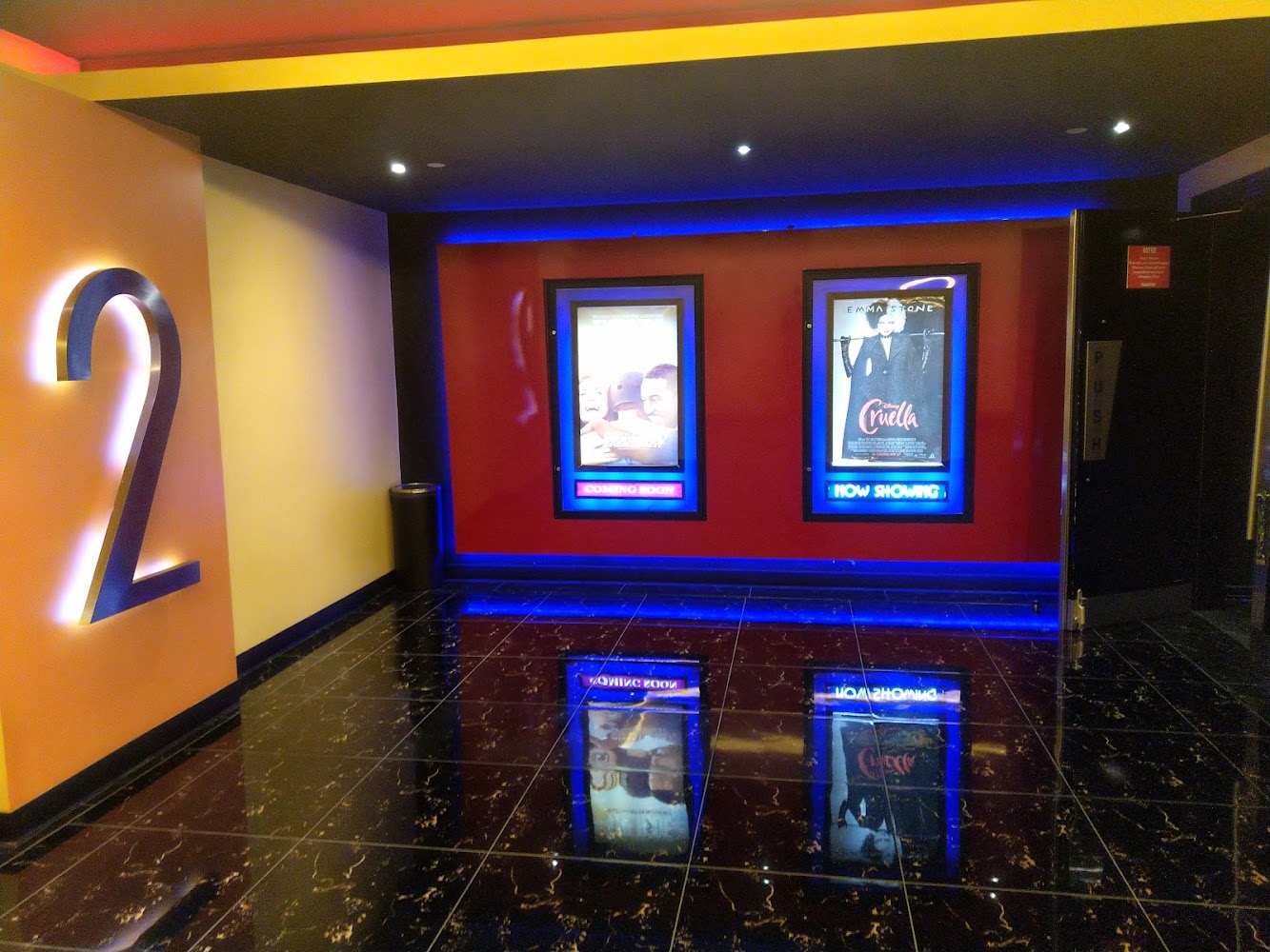 Star Cinemas, Century Mall photo 4