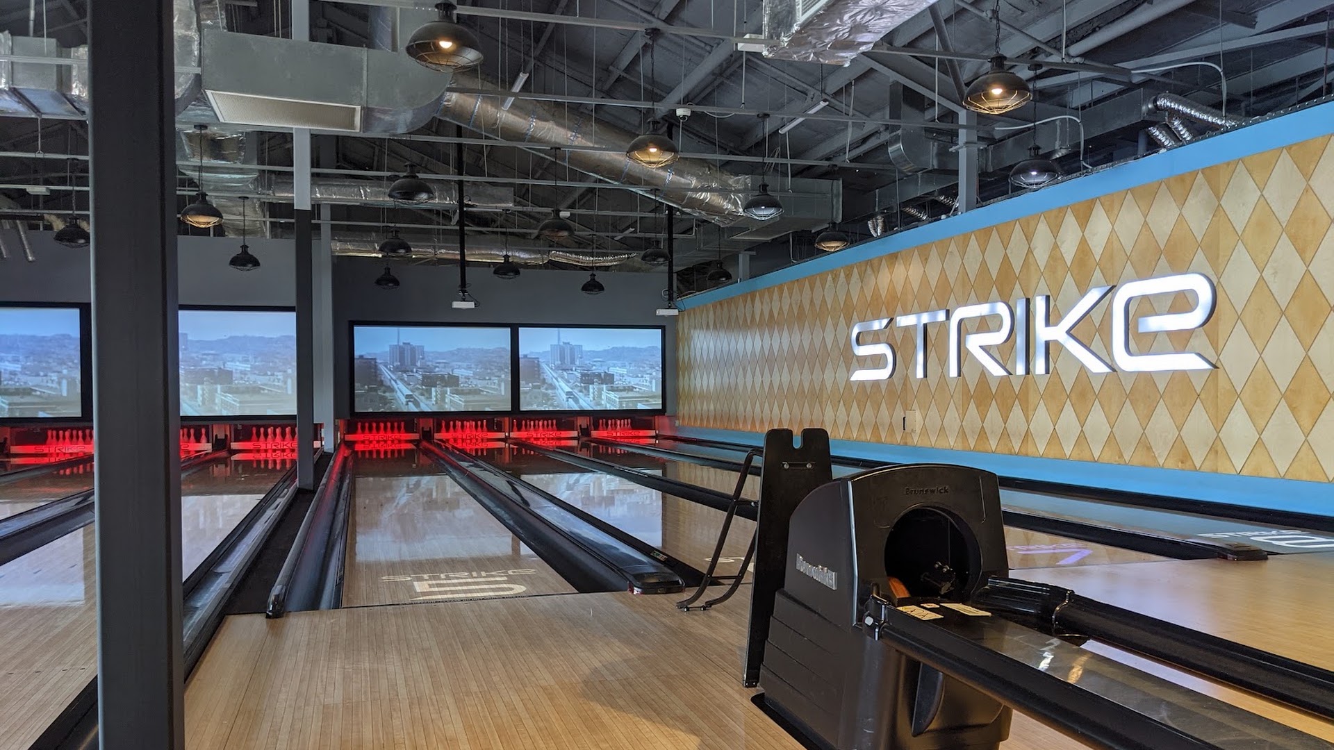 Strike Bowling Castle Towers photo 3