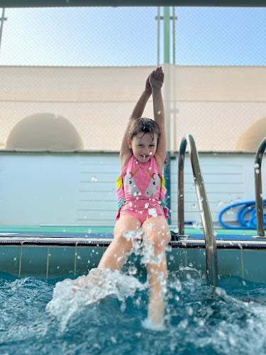 Sueud Al Qemah Swimming
