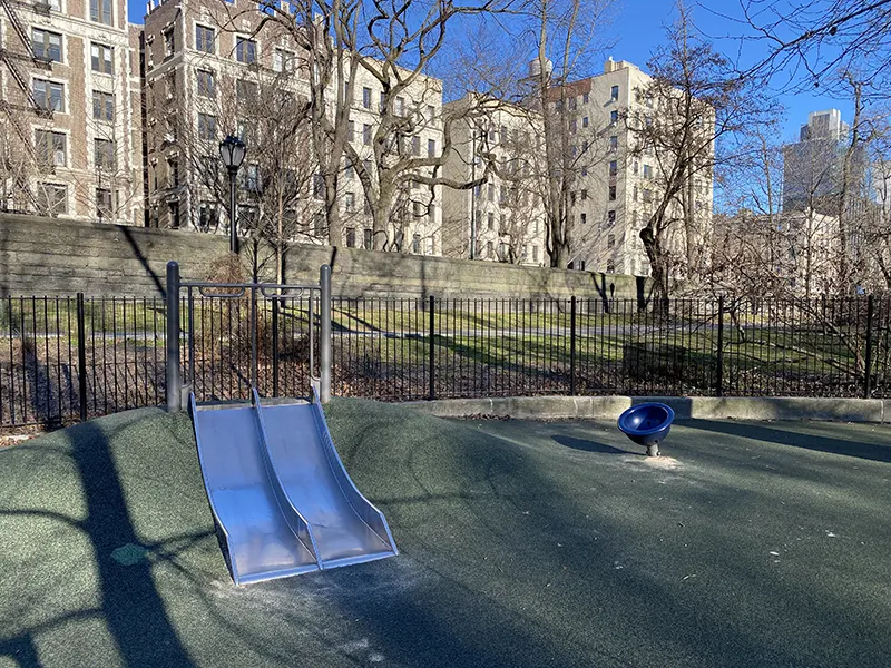 Sunken Playground photo 2