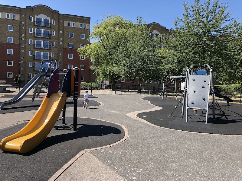 Tabard Gardens Playground photo 2