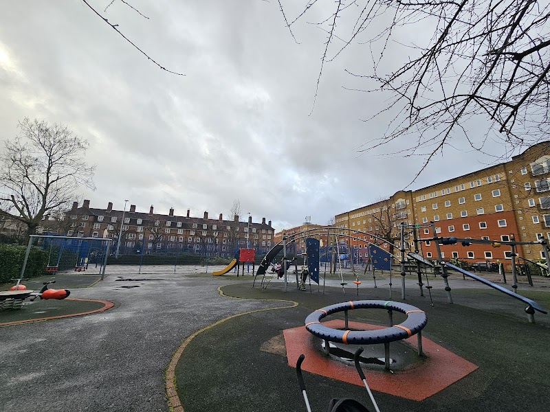 Tabard Gardens Playground photo 3
