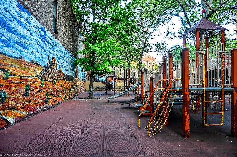 Tecumseh Playground photo 3