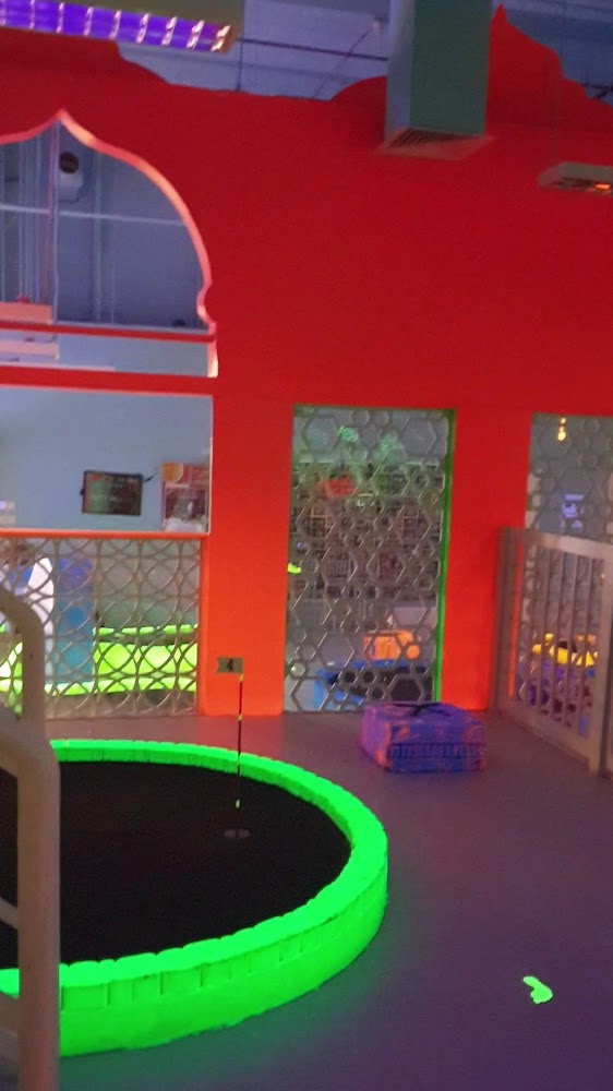 Tee And Putt Abu Dhabi - Dalma Mall photo 3