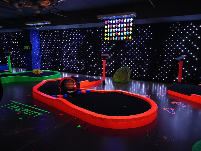Tee & Putt Mini Golf