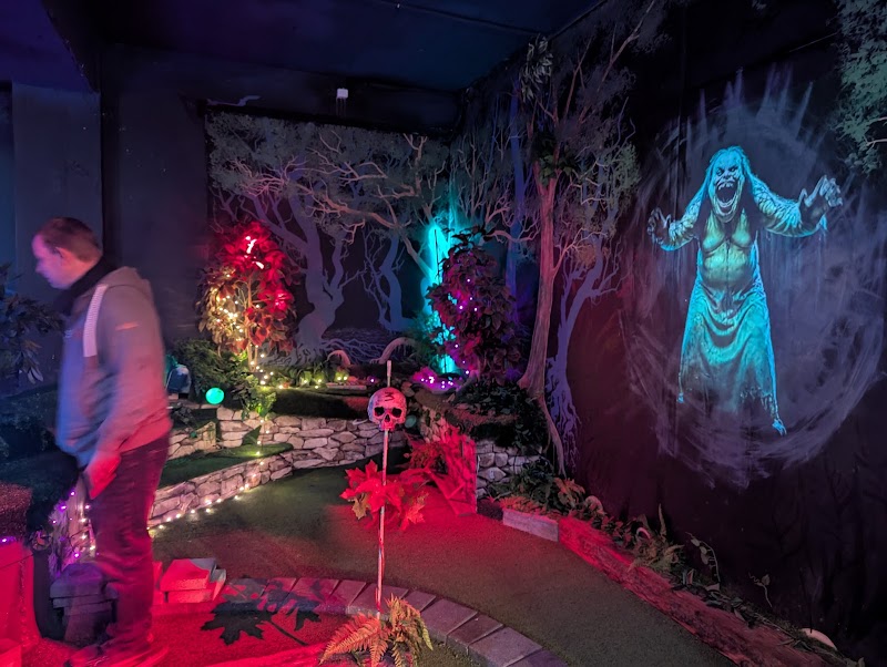 The Witching Hour Mini-Putt (Wellington City) photo 2